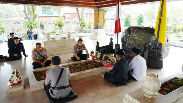Kapolri Ziarah Jelang HUT Bhayangkara