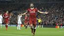 Pemain Liverpool, Mohamed Salah merayakan golnya ke gawang Maribor pada laga Liga Champions grup E di Stadion Anfield, Liverpool, (1/11/2017). Liverpool menang 3-0. (AP/Rui Vieira)