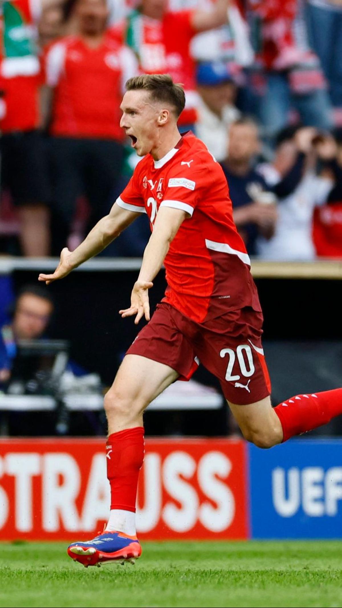 Setelah unggul 2-0 di babak pertama, Swiss sedikit kesulitan di babak kedua. Sementara, Hungaria bermain lebih menekan dan menyerang lebih gencar.&nbsp;Foto: REUTERS