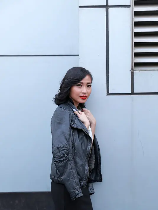 Tahun 2013 silam Rinni Wulandari juga sempat dikabarkan dengan seorang bernama Pandu yang diduga bekerja di sebuah pertambangan. (Galih W. Satria/Bintang.com)