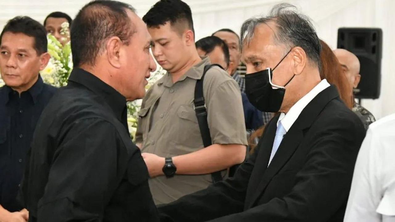 Disemayamkan di Pardede Hall
