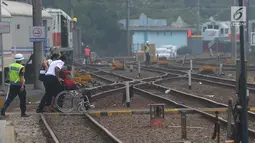 Suasana di Stasiun Senen, Jakarta, Jumat (8/6). Berdasarkan data yang dihimpun humas Stasiun Pasar Senen, jumlah keberangkatan penumpang sampai hari ini mencapai 24.922 ribu. (Merdeka.com/Imam Buhori)