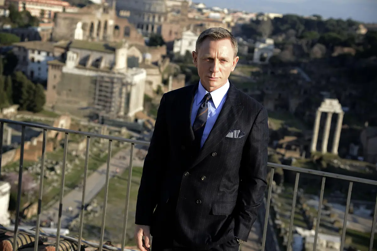 Daniel Craig
