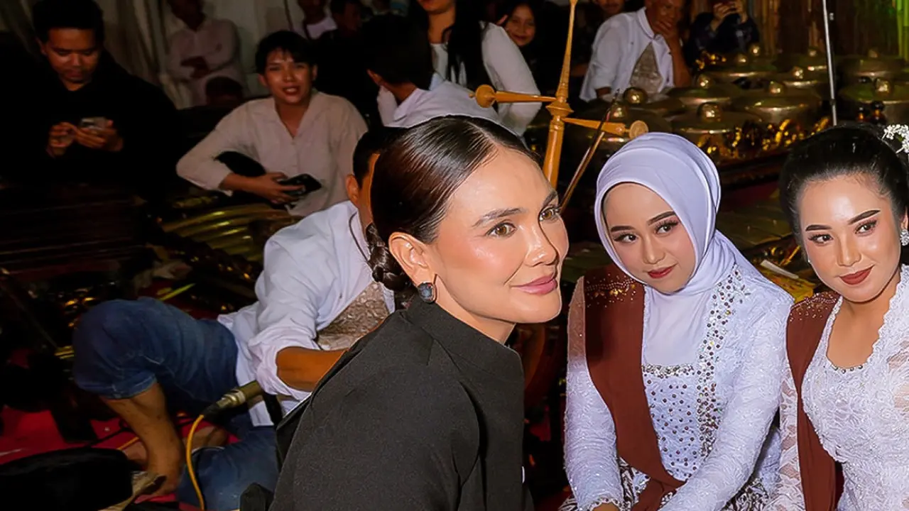 Luna Maya saat Hadir di Ulang Tahun Purwakarta. [@lunamaya]