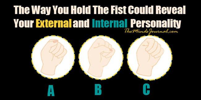 Cara menggenggam tangan mana yang paling sering kamu lakukan?/copyright themindsjournal.com