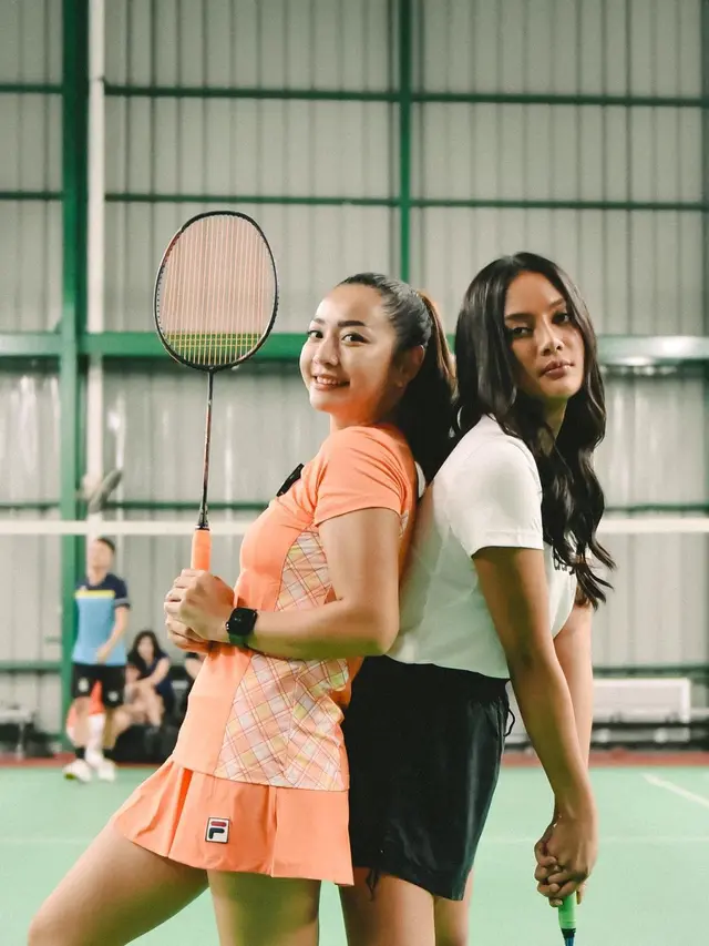6 Potret Hesti Purwadinata dan Erika Carlina Latihan Jelang Vindes Sport Tepok Bulu