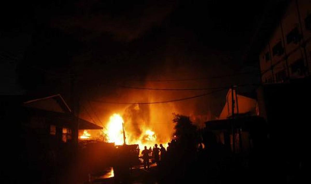 Gudang oli habis terbakar di Pluit