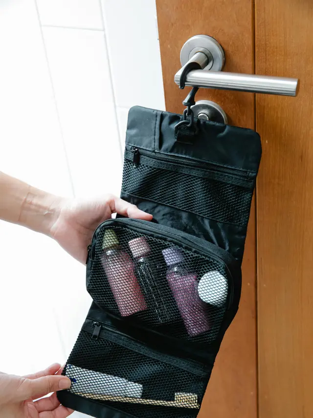 barang wajib ke pantai