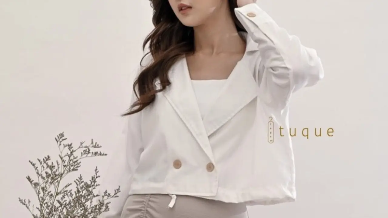 Moon Blazer in Broken White