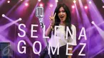 Pesinetron Naysilla Mirdad berpose saat menonton konser pertama penyanyi Selena Gomez di Indonesia yang digelar di Indonesia Convention Exhibition (ICE) BSD, Tangerang Selatan, Sabtu (23/7). (Liputan6.com/Herman Zakharia)