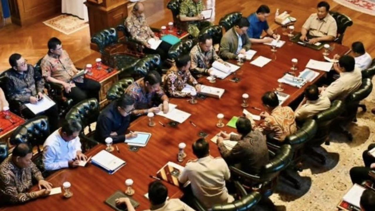 Prabowo Soroti Stabilitas Pangan dan Harga Kebutuhan Pokok Jelang Akhir Tahun 2025