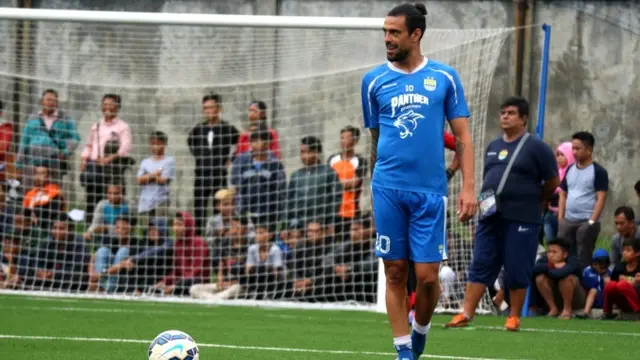 Alex Wilian Costa tengah seleksi bersama Persib Bandung
