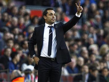 Sergi Barjuan akan memimpin skuad utama Barcelona usai Ronald Koeman dipecat oleh klub yang bermarkas di Stadion Camp Nou tersebut. (AFP/Quique Garcia)