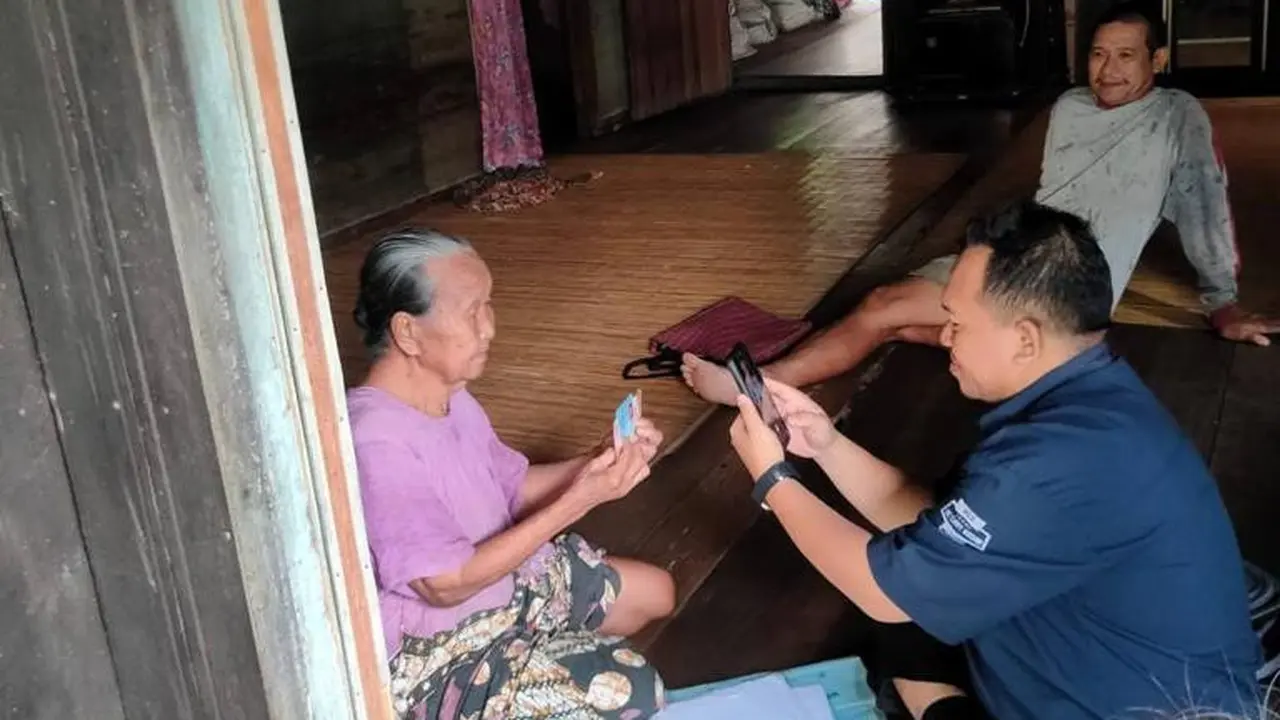 Pemerintah pada 2023 kembali menyalurkan bantuan sosial (bansos) sembako atau Bantuan Pangan Non Tunai (BPNT), dan Program Keluarga Harapan (PKH) (Istimewa)