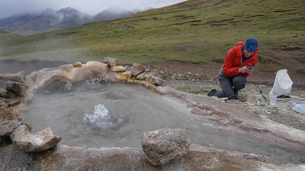 Ahli Geologi Ungkap India Sedang Terbelah Jadi Dua