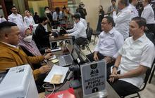 VIDEO: Tim Hukum AMIN Bawa 35 Bukti Tambahan, Doakan Semua Hakim MK Diberi Keberanian