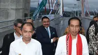 Presiden Jokowi meresmikan Jembatan Merah Putih di Kota Ambon 