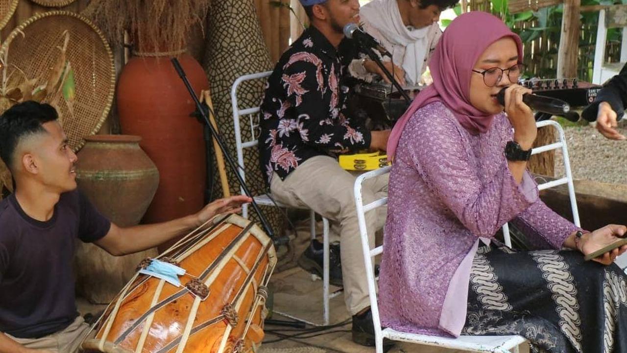 Punya gelaran hajat bumi.