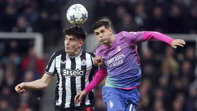 Foto: Pemain Newcastle United Gigit Jari, Petualangan di Liga Champions Cuma Sampai Disini