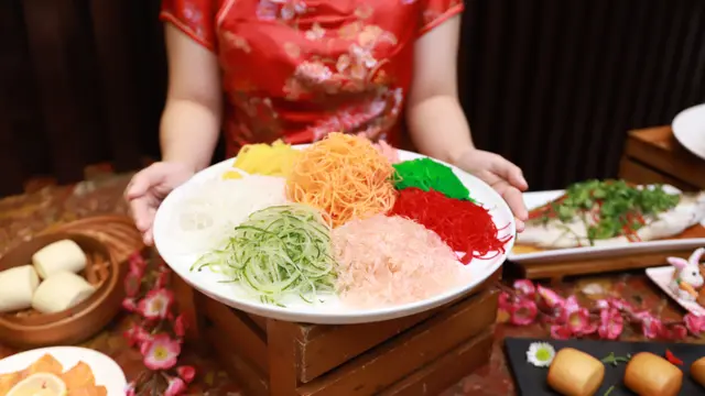 Aksi Kungfu Tea hingga Hidangan Khas Tiongkok Ramaikan Nuansa Tahun Baru Imlek