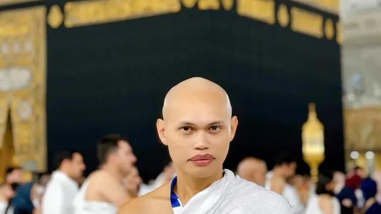 6 Artis Rayakan Tahun Baru 2025 dengan Ibadah Umroh, Liburan di Tanah Suci