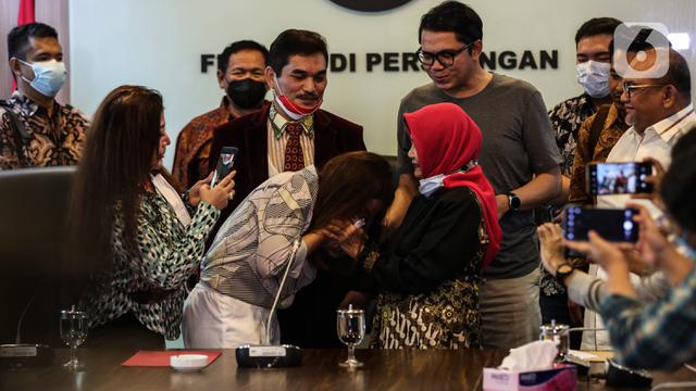 Anggiat Pasaribu bertemu Arteria Dahlan