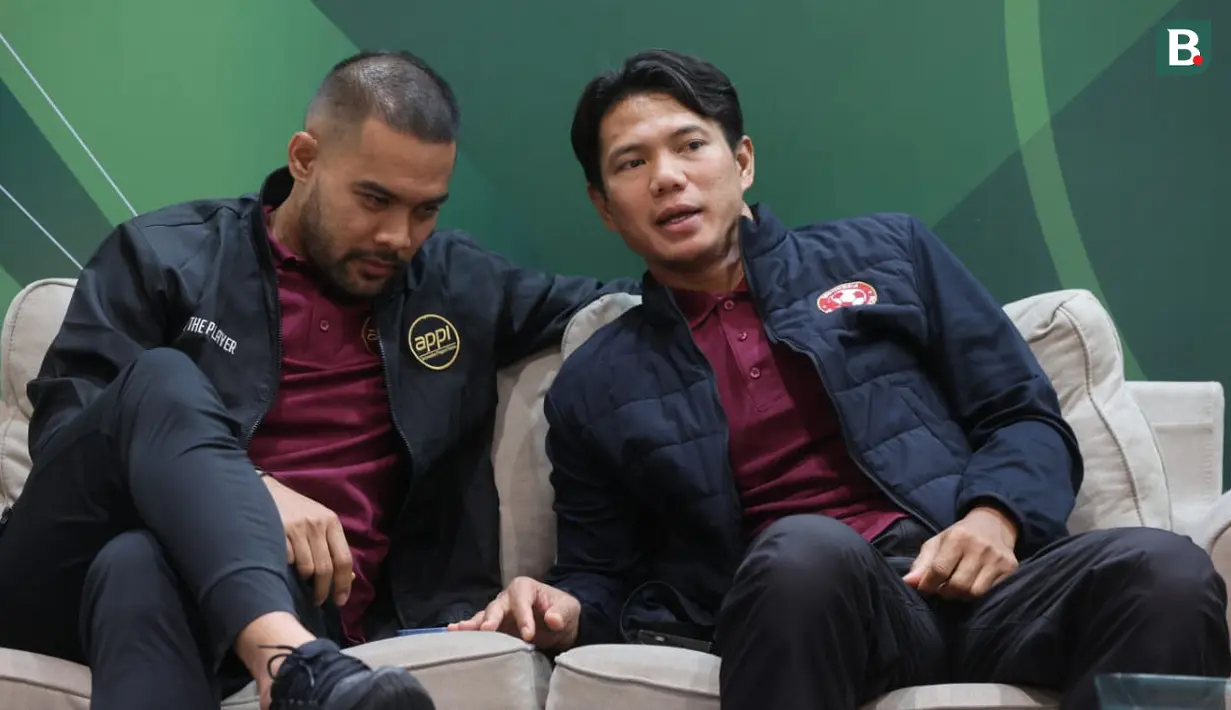 <p>Perwakilan pemain, Andritany Ardhiyasa (kiri) dan Ahmad Jufrianto dalam diskusi Asosiasi Pesepakbola Profesional Indonesia (APPI) dan PSSI Pers di GBK Arena, Jakarta Pusat, Selasa (25/6/2024). (Bola.com/M Iqbal Ichsan)</p>