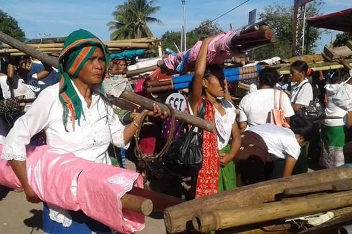 Beri Jokowi Sumba di Puncak Festival Kuda