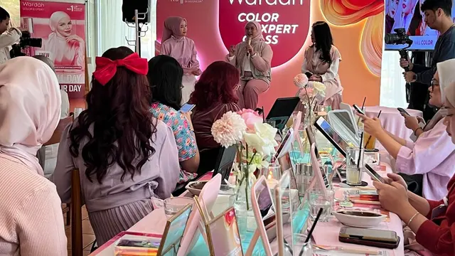 Sambut International Lipstick Day, Wardah Ajak Perempuan Masuk dalam Dunia Lipstik Penuh Warna yang Hadir di 4 Kota!