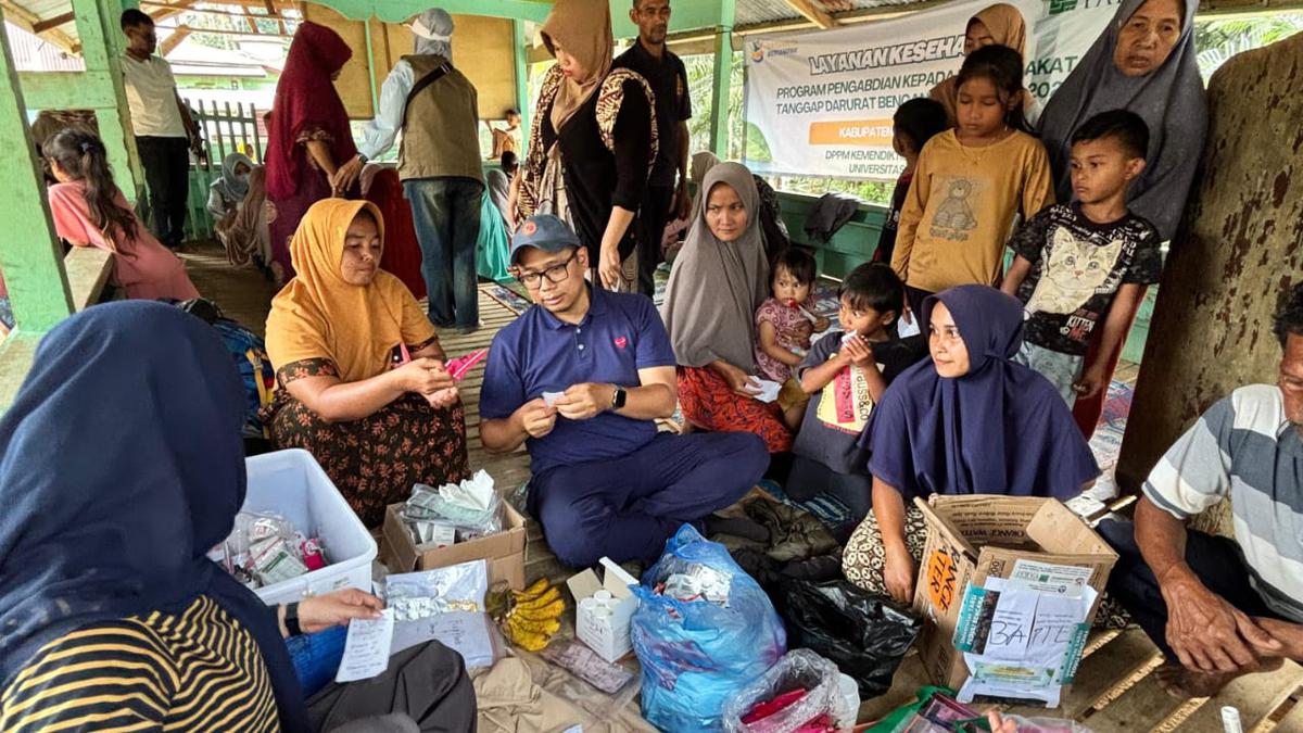 Hadapi Akses Sulit, Tim Medis Kampus Tetap Layani Korban Banjir Bandang Aceh Utara