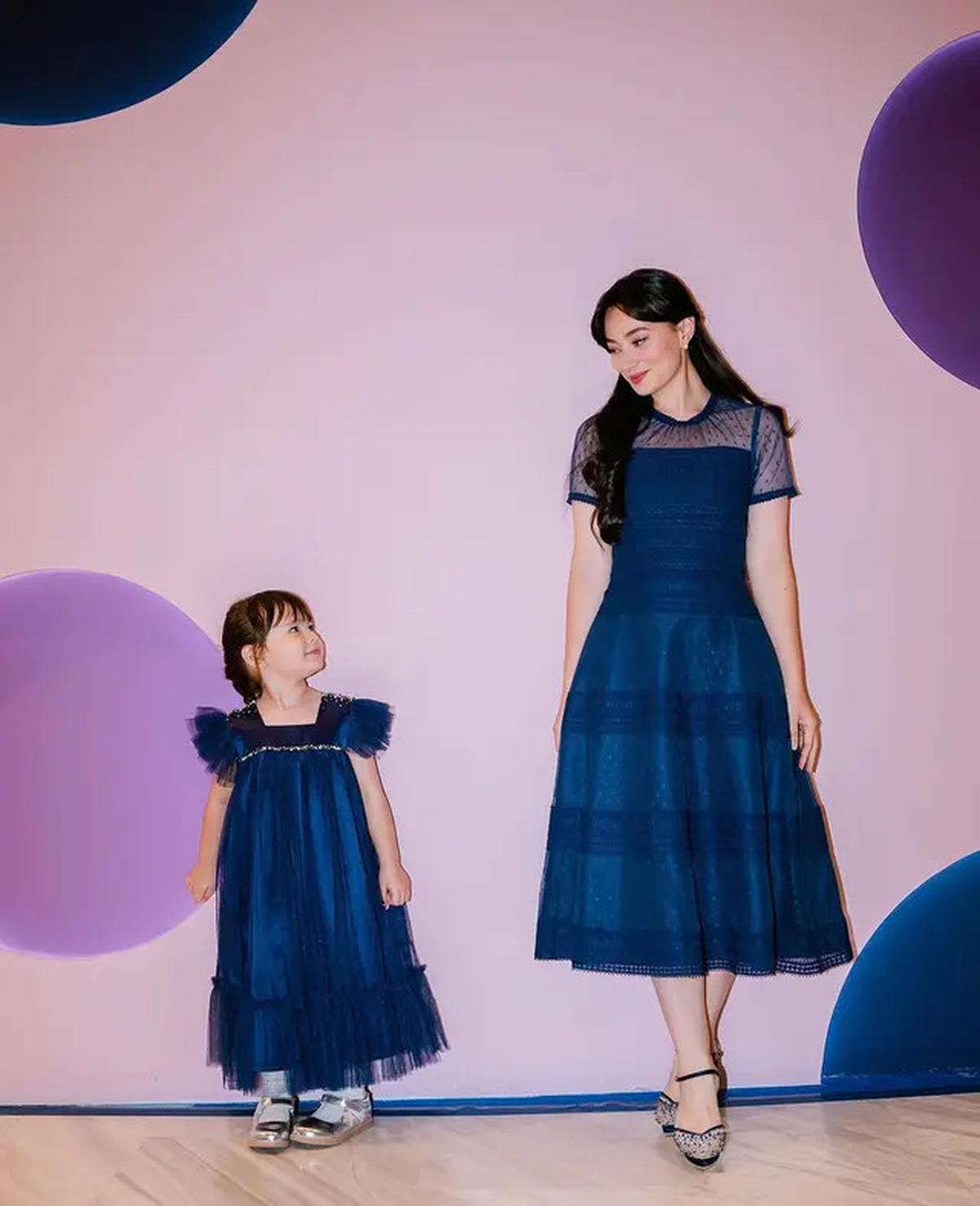6 Potret Asmirandah Bareng Chloe di Berbagai Acara Launching Produk, Selalu Selaras