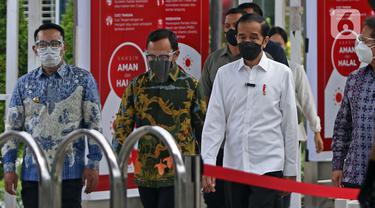 FOTO: Presiden Jokowi Tinjau Vaksinasi COVID-19 di Stasiun Bogor