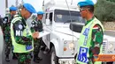 Citizen6, Lebanon: Operasi yang dilaksanakan dalam waktu satu jam ini, telah terjaring 8 kendaraan dengan 16 penumpang dan ditemukan 1 kendaraan yang di UTIR atau ditilang. (Pengirim: Badarudin Bakri)