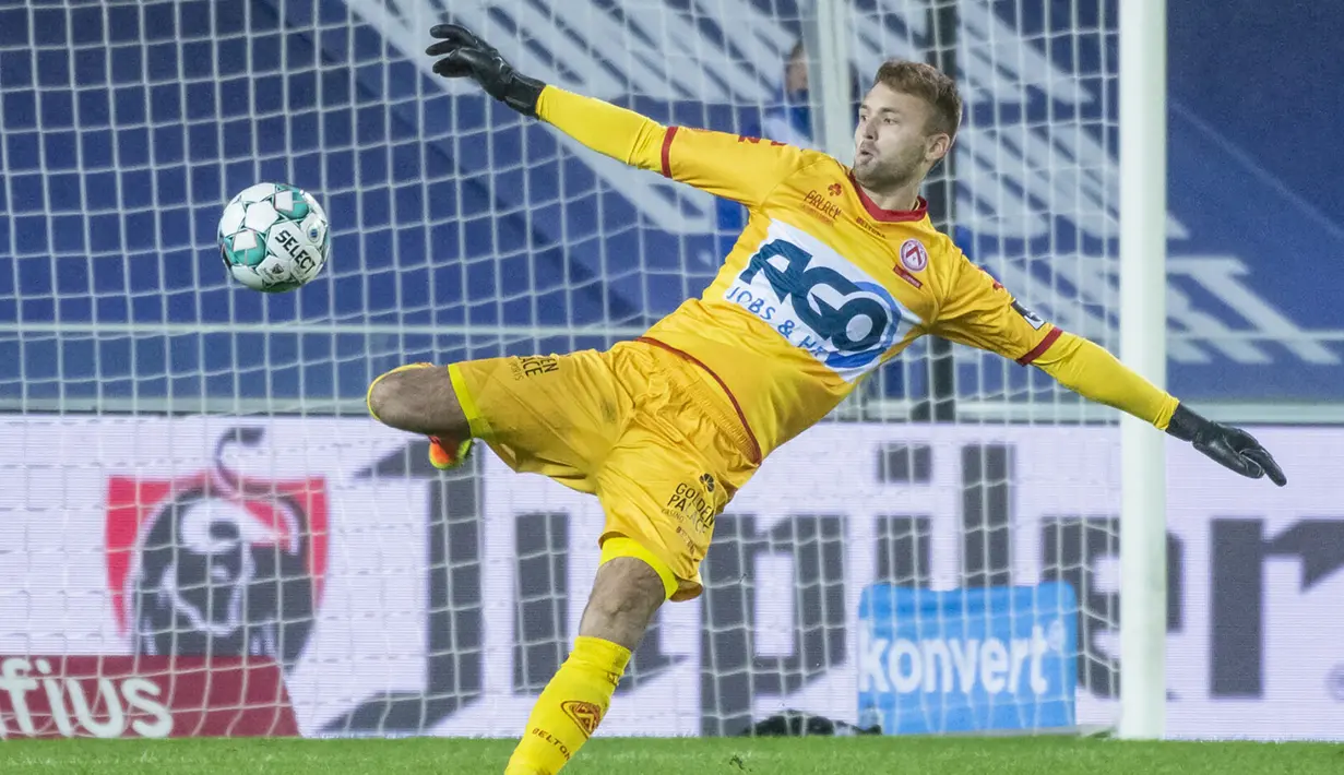 Marko Ilic. Kiper berusia 24 tahun dan berpostur 1,91 meter ini telah 2 musim memperkuat KV Kortrijk. Ia langsung jadi pilihan utama sejak awal kedatangannya pada 2020/2021 dan hingga kini telah tampil dalam 54 laga di semua ajang dengan torehan 13 kali clean sheet. (kvk.be)
