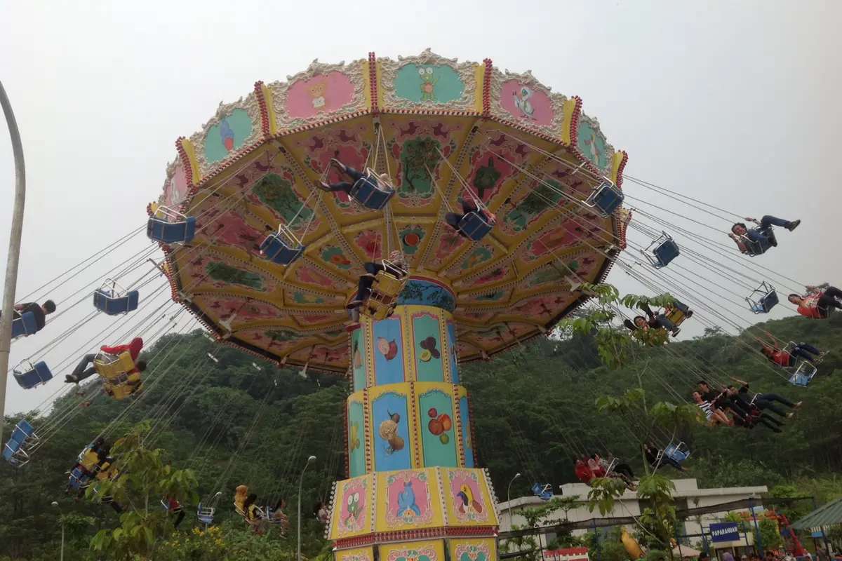 Peringati May Day, Buruh Ramaikan Tempat Wisata 