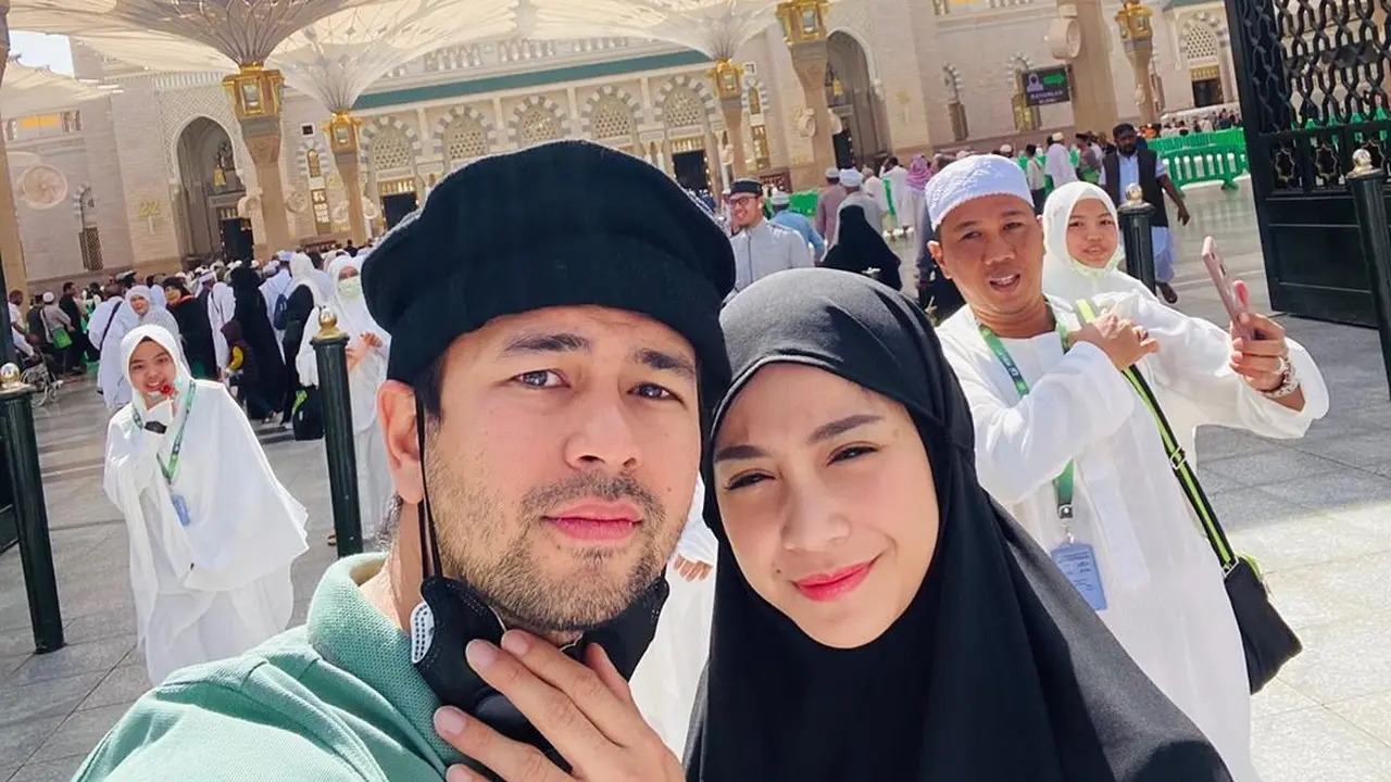 Raffi Ahmad dan Nagita Slavina (https://www.instagram.com/p/B8lkq19BJQ-/)