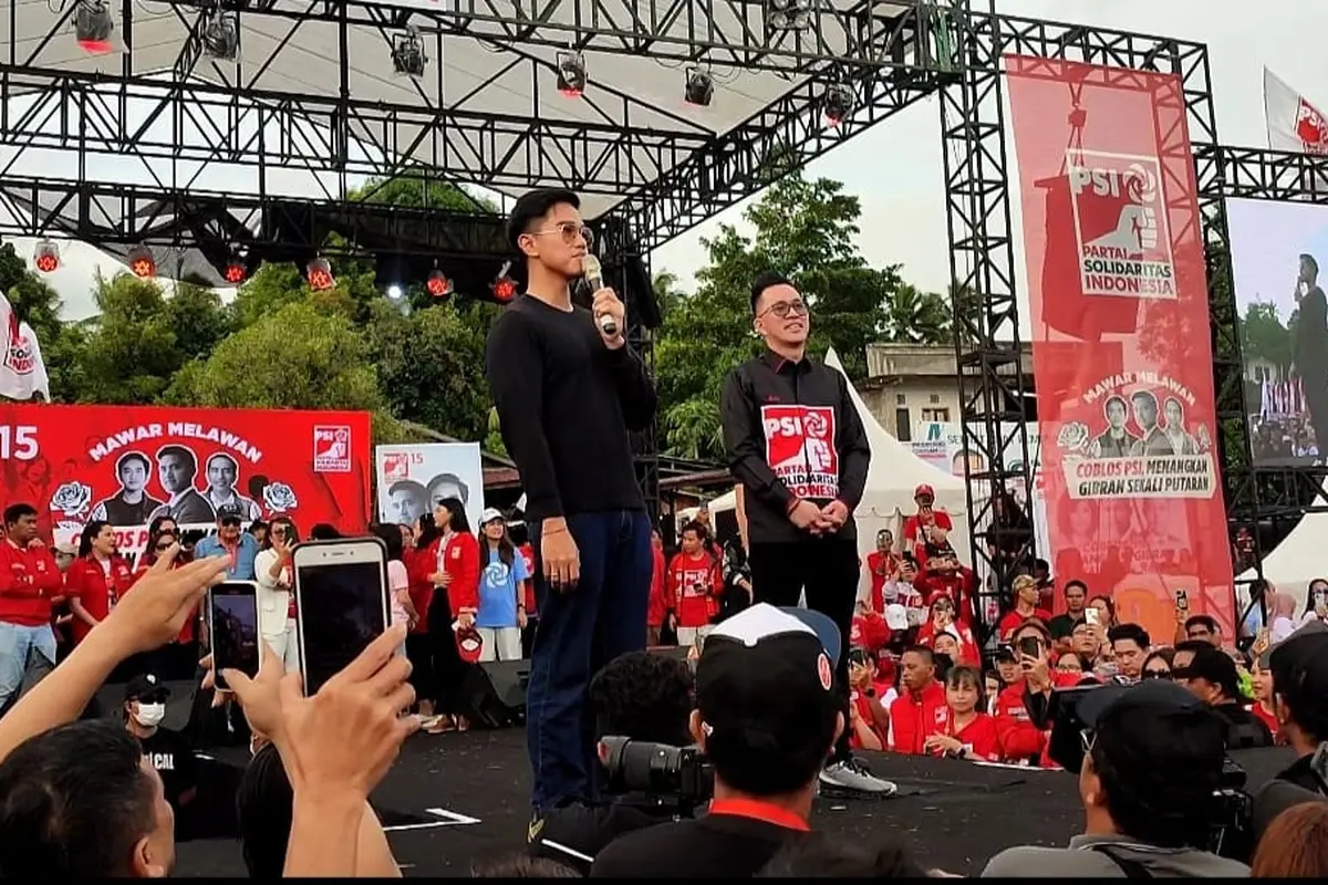 Ketua Umum PSI Kaesang Pangarep, Rabu (31/01/2024), di Desa Treman, Kecamatan Kauditan, Kabupaten Minahasa Utara, Sulut.