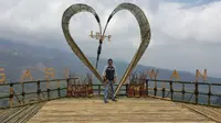 Spot swafoto lereng Bromo Desa Sariwani diresmikan Bupati Probolinggo. (Liputan6.com/ Dian Kurniawan)