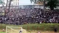 Pertandingan sepak bola di Angola diwarnai insiden yang menyebabkan tewasnya belasan orang. (Sumber The Guardian)
