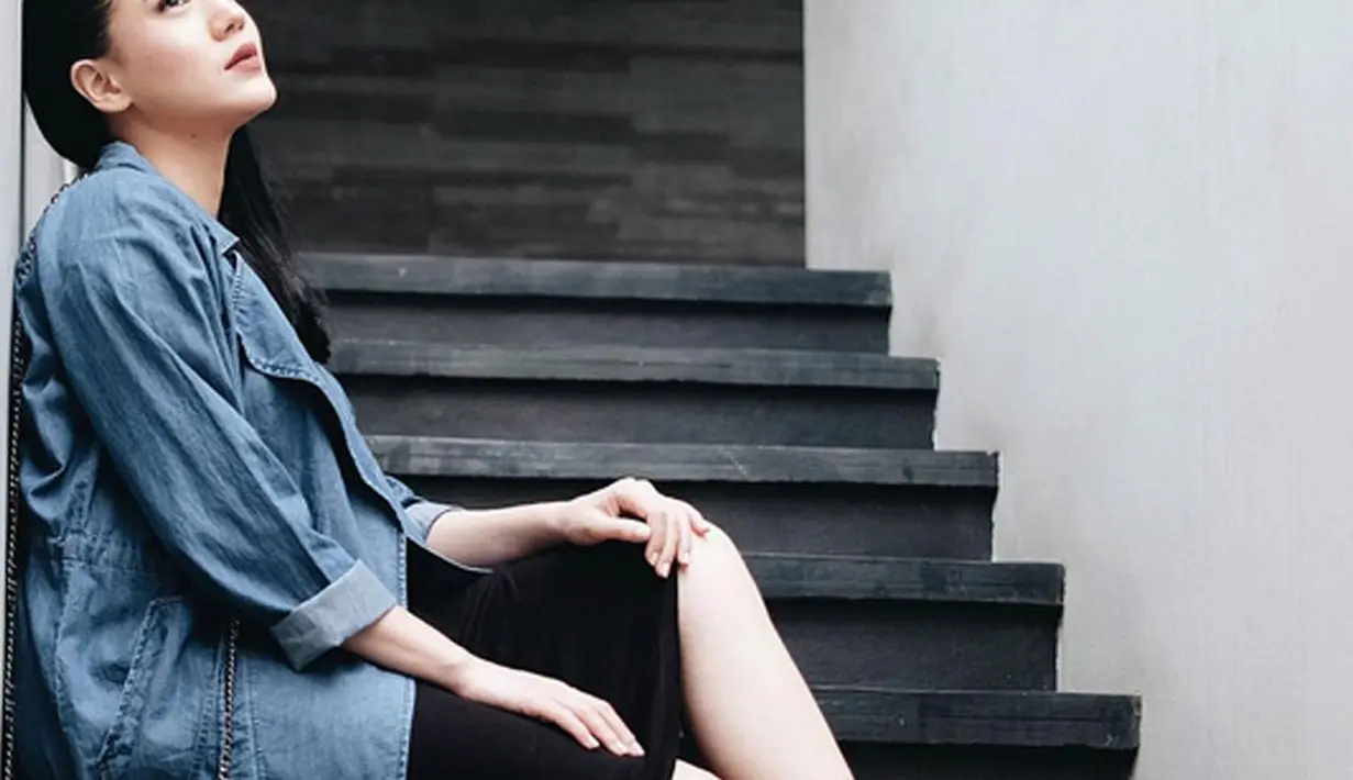 Menjadi seorang ibu tentu saja menjadi kebahagiaan yang luar biasa bagi seorang Alice yang telah menikah selama lima tahun bersama Alvian Yudhapatria. Setelah melahirkan anak pertamanya, Alice merasa terlahir kembali. (Instagram/alicenorin)