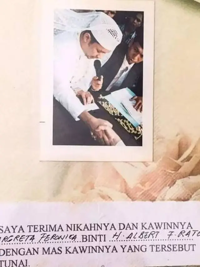 Rayakan 20 Tahun Pernikahan, Ini 7 Potret Lawas Mona Ratuliu dan Suami