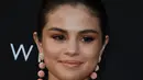 Semakin dekat hubungannya dengan The Weeknd, kabarnya Selena Gomez telah diberikan lampu hijau oleh keluarga kekasihnya itu, terutama ibunda The Weeknd. (AFP/Bintang.com)