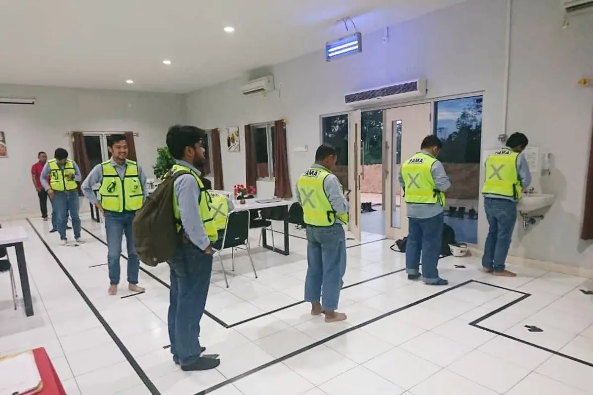 Jaga jarak fisik