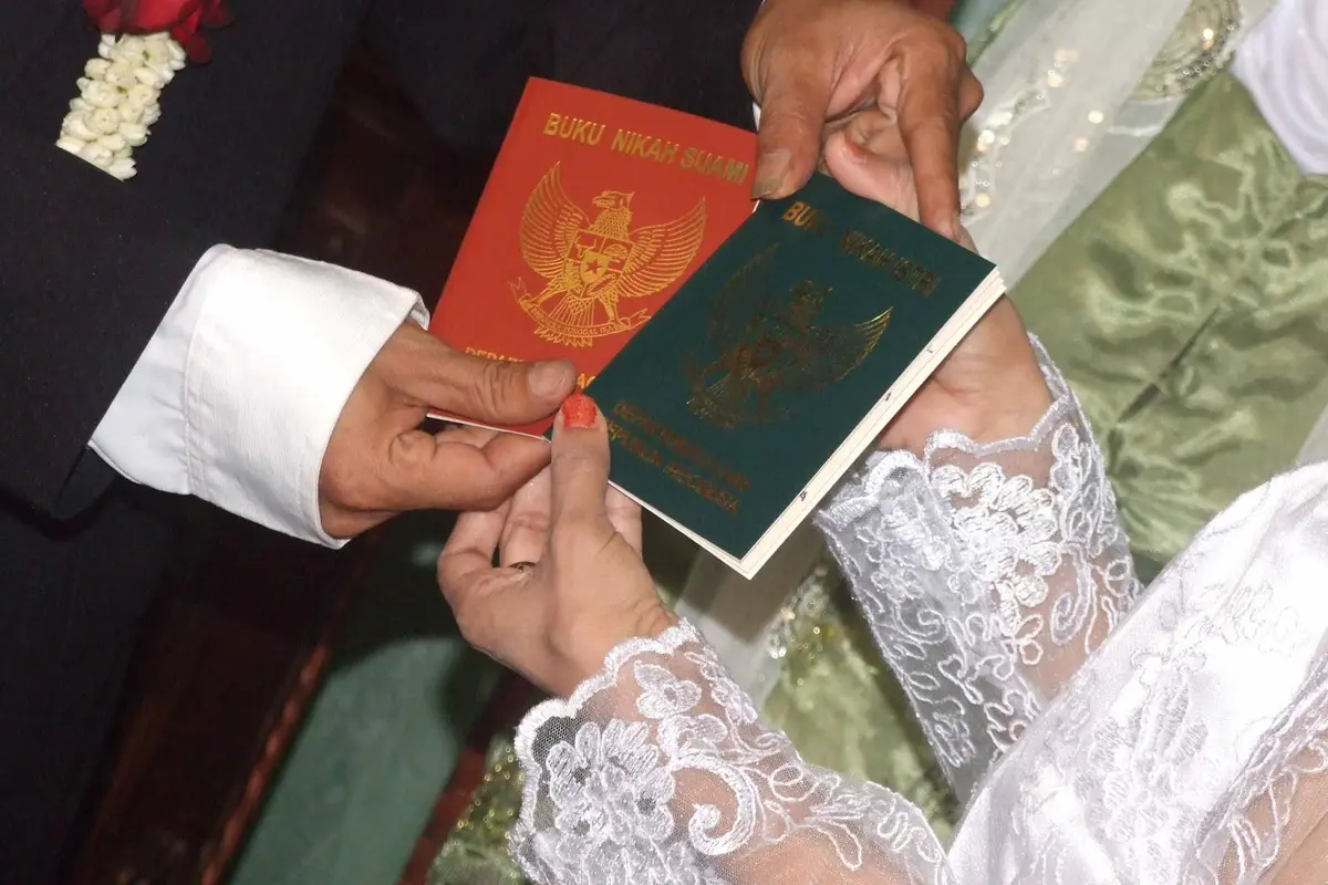 Mulai 1 Oktober, yang Nggak Punya e-KTP Nggak Bisa Nikah!