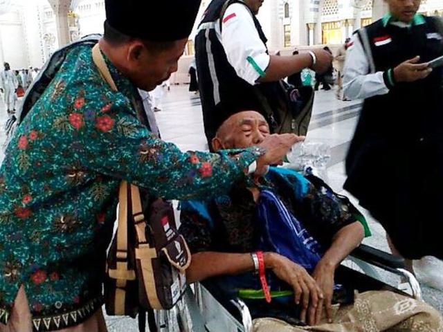 Demi Berbakti Kepada Orangtua Zaini Ajak Ayah Dan Mertua Haji News Liputan6 Com