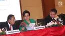 Menko Perekonomian Darmin Nasution (kiri) bersama Menteri Keuangan Sri Mulyani (tengah) saat menyampaikan Rencana Kerja Pemerintah dan Nota Keuangan serta RAPBN 2020 di Jakarta, Jumat (16/8/2019). Sejumlah menteri terkait ikut hadir dalam penyampaian tersebut. (Liputan6.com/Helmi Fithriansyah)