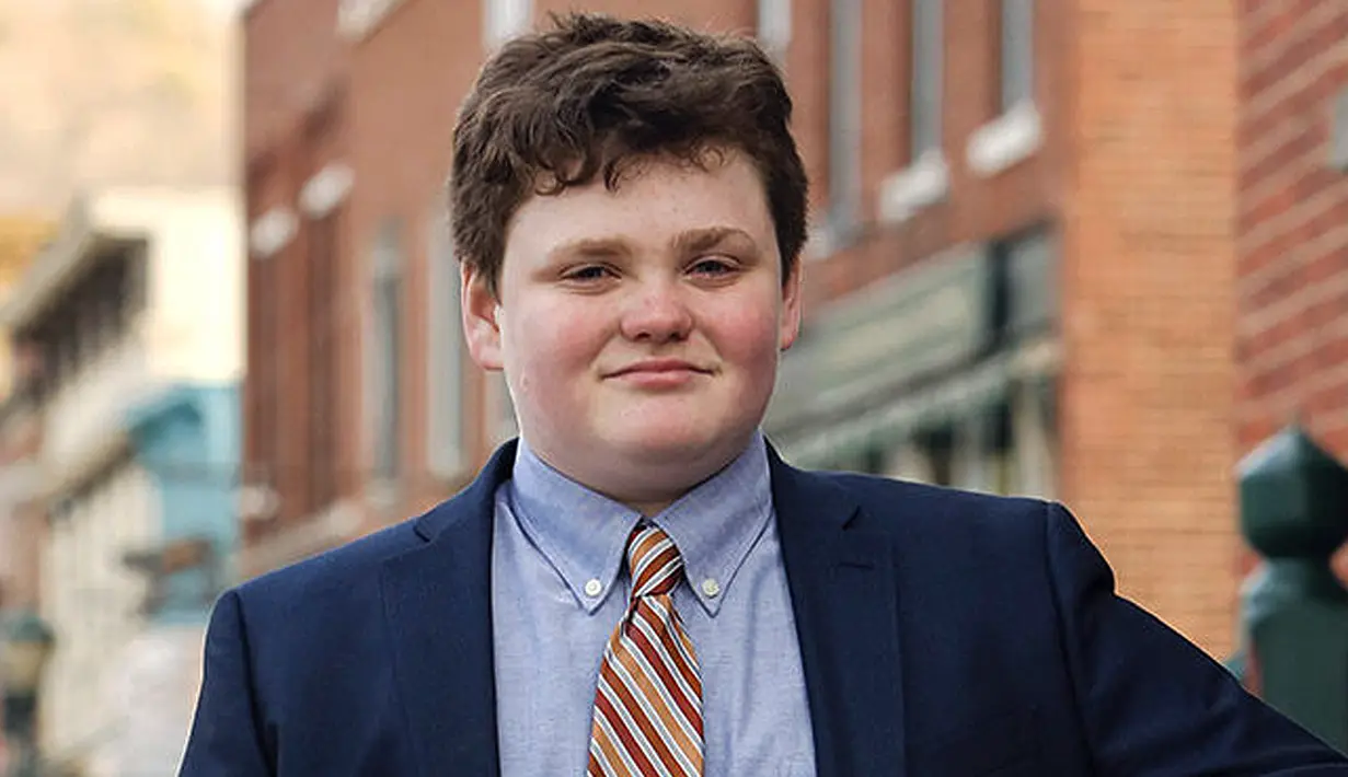 Foto tak bertanggal memperlihatkan Ethan Sonneborn yang mencalonkan diri sebagai gubernur Vermont. Remaja 14 tahun itu tinggal di negara bagian itu selama 14 tahun dan akan bersaing dengan orang dewasa dari Demokrat pada Selasa (14/8). (AP Photo)