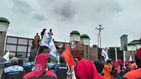Demo Hari Ini: Massa Buruh Geruduk DPR dan Kemnaker Tuntut Revisi UMP Jakarta 2026