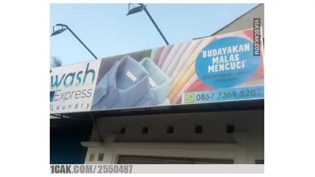 Spanduk Promosi ala Tukang Laundry Ini Bikin Cengar Cengir