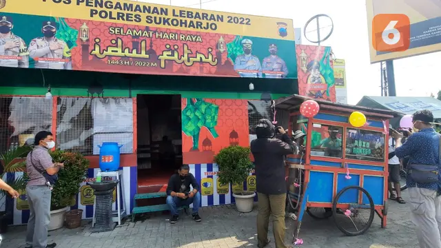 Polisi dapat satu Gerobak Ketupat